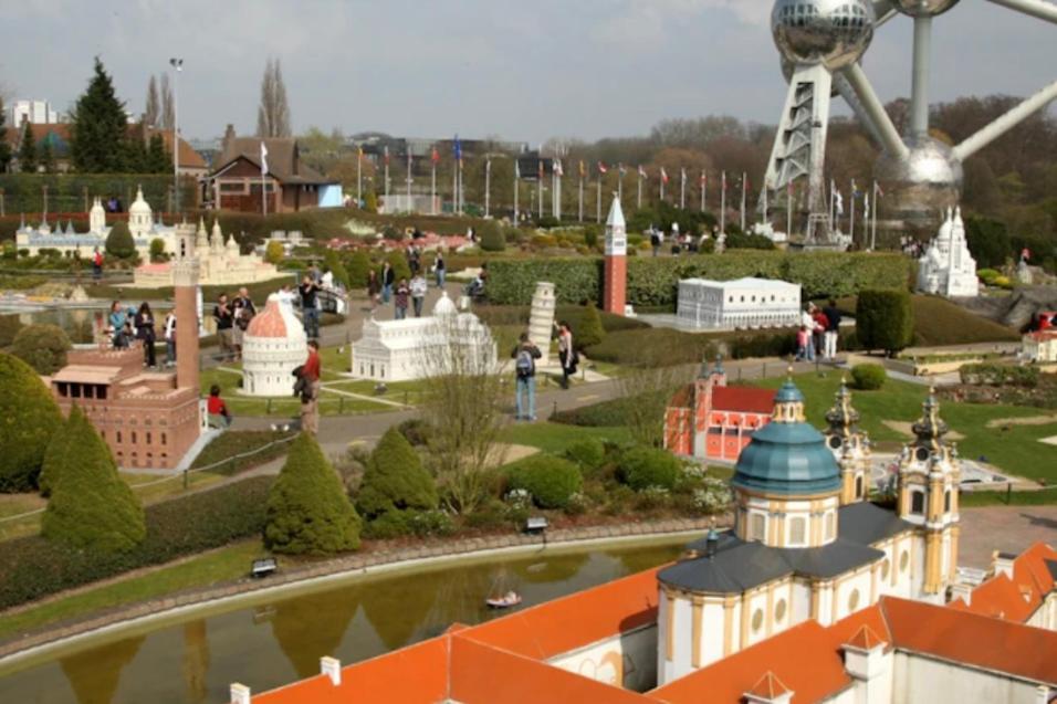 Atomium Ap Apartment